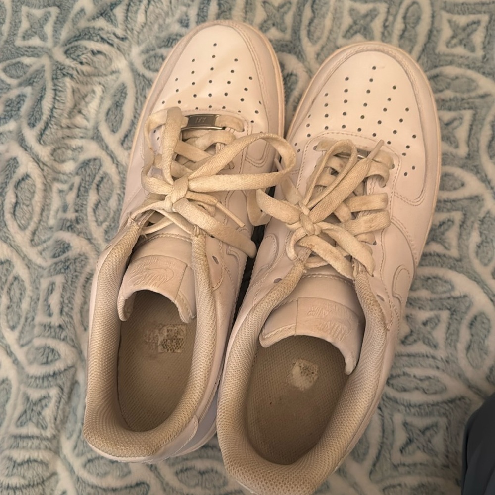 Excellent shape nike shoes